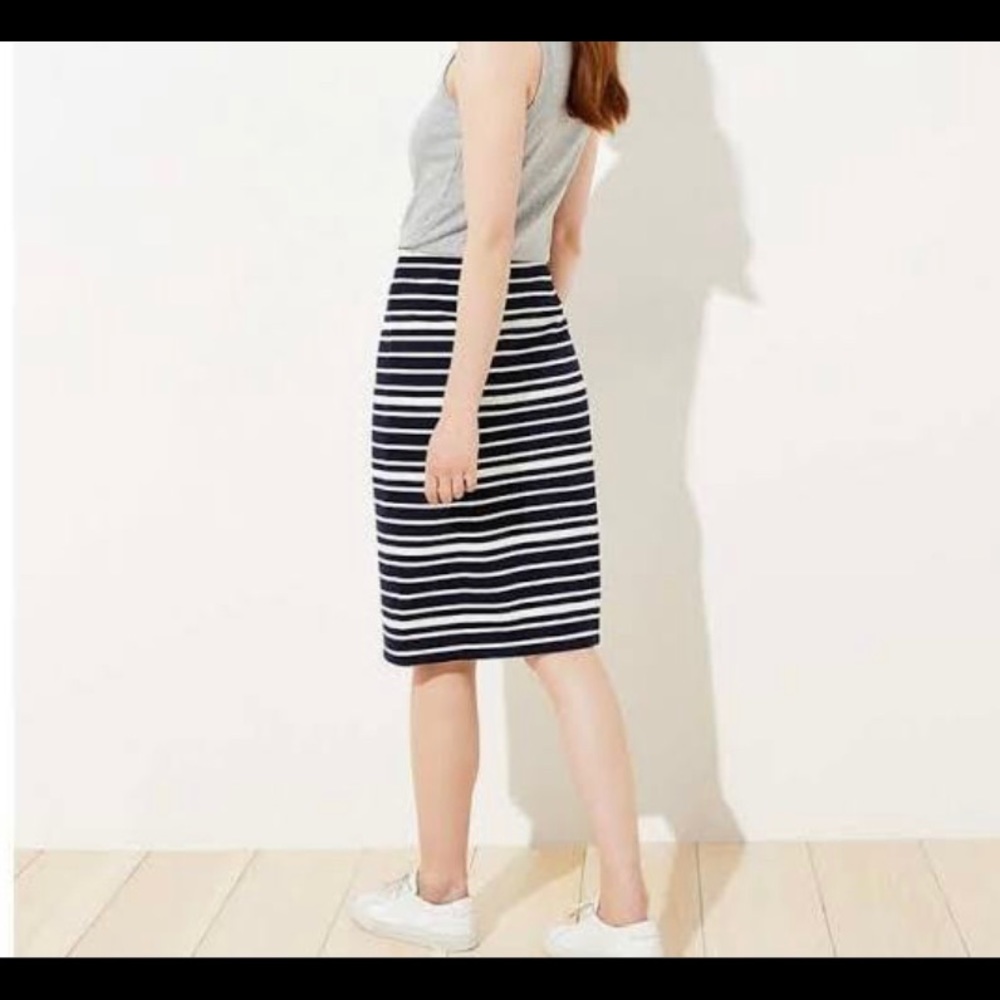 Loft Black & White Striped Pull On Pencil Skirt Medium Office Casual